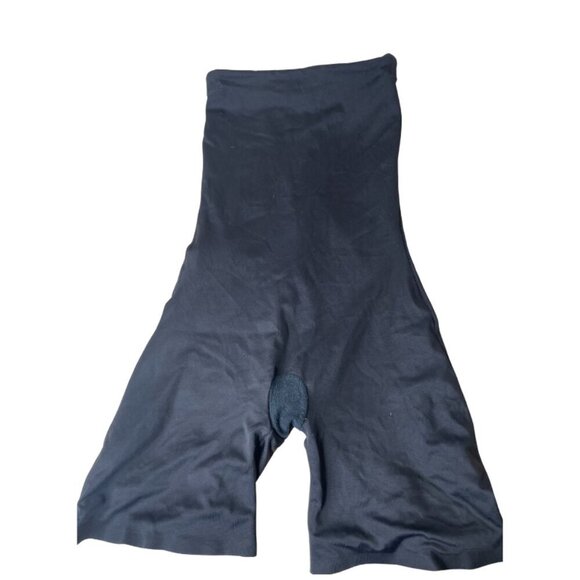 Assets by SPANX Reversible Invisible High-Waisted Mid Thigh Shaper Tan/Black (S) - Picture 1 of 5